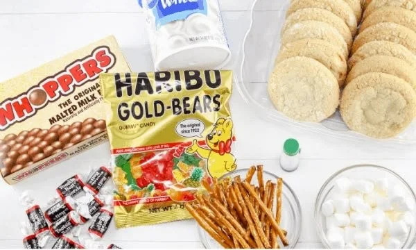 Delicious campfire cookies for family campouts and kids' enjoyment.
