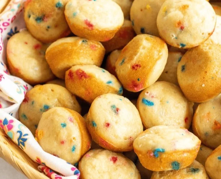 Colorful muffins on a plate, perfect for healthy school snacks.