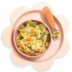 Easy-peasy veggie pasta dish for kids with colorful vegetables